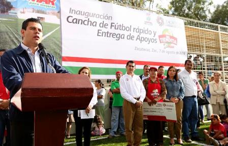 ENTREGA MAR CANCHA DE FUTBOL RÁPIDO Y APOYOS DEL PROGRAMA MI TIENDITA SUMAR