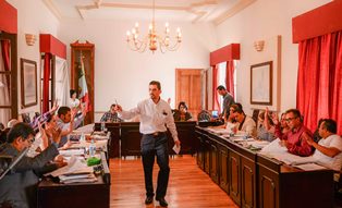 PRESIDE BMQ SESIÓN DE CABILDO