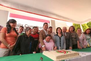 CELEBRA GOBERNADOR CUMPLEAÑOS EN CASA HOGAR DE LA TERCERA EDAD