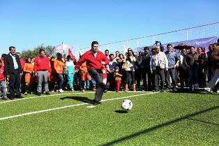 ENTREGA MAR CANCHA DE FÚTBOL, CALLE PAVIMENTADA Y APOYOS DE VIVIENDA EN TACOALECHE