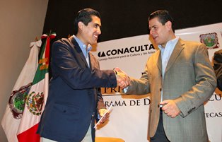 RECIBE CARLOS PEÑA PRIMERA MINISTRACIÓN DEL PROGRAMA DE DESARROLLO CULTURAL