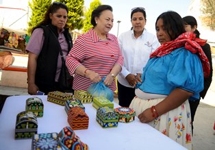 CLAUSURA DIF CURSO DE FABRICACIÓN DE ARTESANÍAS EN PLATEROS