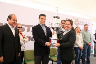 PREMIA GOBERNADOR A GANADORES DEL SEGUNDO TORNEO INTERDEPENDENCIAS