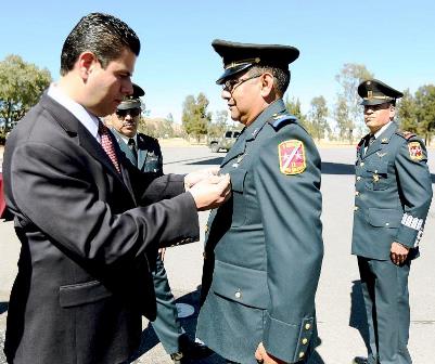 ENCABEZA GOBERNADOR CEREMONIA DE ASCENSOS Y CONDECORACIONES A PERSONAL MILITAR