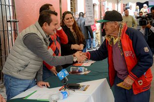 INICIA ENTREGA DE UNIFORMES SUMAR
