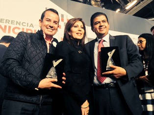 RECONOCEN A MEDRANO QUEZADA CON EL “PREMIO ESTATAL AL BUEN GOBIERNO”