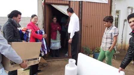 ENTREGA DIF ENSERES  A FAMILIA DE LA ESTACIÓN VÍCTOR ROSALES