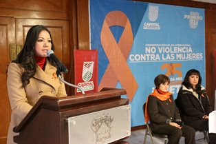 IMPARTE AYUNTAMIENTO CAPITALINO CONFERENCIA POR EL DÍA INTERNACIONAL CONTRA LA VIOLENCIA DE LA MUJER