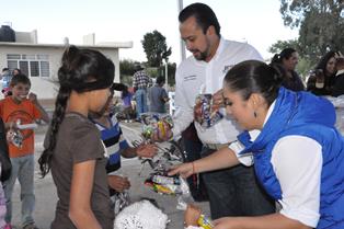 LLEVAN BOLOS A LAS COMUNIDADES DE PALMAS ALTAS Y LA ORDEÑA