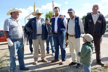 PRESIDENTE MUNICIPAL ENTREGA OBRA EN PALMAS ALTAS
