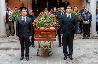 RINDEN HOMENAJE PÓSTUMO A GONZALO LEDESMA BRETADO