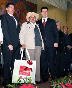 FESTEJA MAR A PENSIONADOS DEL ISSSTEZAC