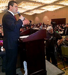 TOMA GOBERNADOR PROTESTA A NUEVOS CLUBES DE MIGRANTES ZACATECANOS EN TEXAS