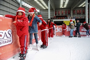 ACUDEN NIÑOS DE VILLA DE COS, MAZAPIL Y MELCHOR OCAMPO A PISTA DE HIELO DE FRESNILLO