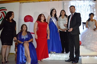 CORONAN A MARÍA LOURDES COMO REINA DE RÍO FRÍO
