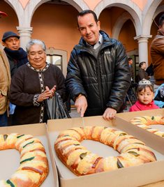 CONVIVE BMQ CON CONTRIBUYENTES AL PARTIR ROSCAS DE REYES
