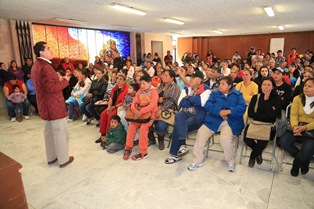 DA ATENCIÓN CARLOS PEÑA A INTEGRANTES DE MOVIMIENTO ANTORCHISTA