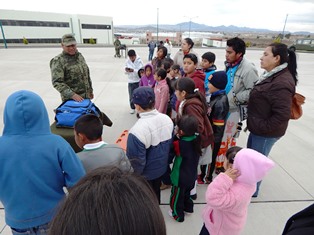 LLEVA DIF A NIÑOS DE VISITA AL 97 BATALLÓN DE INFANTERÍA