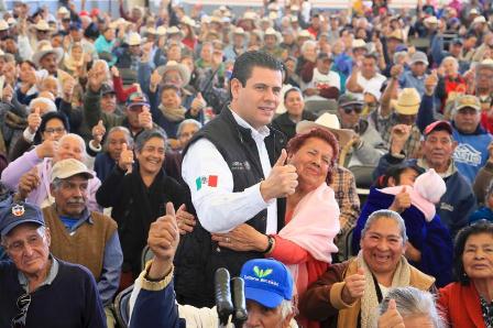 REALIZA ROBERTO LUÉVANO GIRA DE TRABAJO POR TACOALECHE
