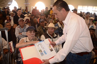 INCREMENTAN ENTREGA DE APOYOS A ADULTOS MAYORES