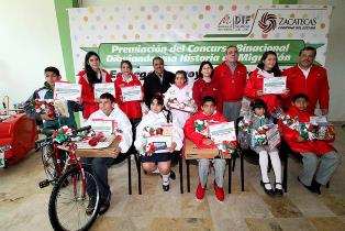PREMIAN A GANADORES DEL CONCURSO DE DIBUJO CONSTRUYE T