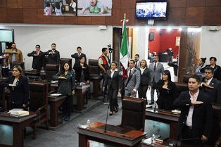 DIPUTADOS ENTREGAN PREMIO “MARÍA RODRÍGUEZ MURILLO”