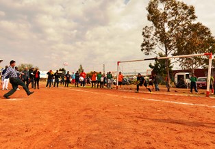 DA GDH PATADA INICIAL DEL TORNEO DE LA LIGA DE FUTBOL GOLDEN