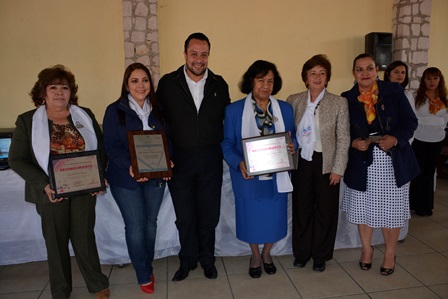 PRESIDENTE MUNICIPAL RECONOCE VALOR DE LAS MUJERES