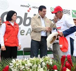 ENTREGA MAR APOYOS SOCIALES DEL SEDIF POR CASI 3 MDP