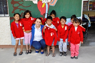DIF REALIZA ENTREGA DE SUETER A NIÑOS DE PRE-ESCOLAR