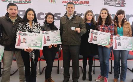 ENTREGA MAR 800 BECAS DE TRANSPORTE VIAL A ESTUDIANTES DE ESCASOS RECURSOS