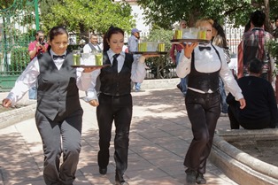 TRADICIONAL CARRERA DE MESEROS