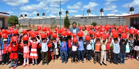 VISITAN INSTITUCIONES EDUCATIVAS PARA FESTEJAR A LOS NIÑOS EN SU DÍA