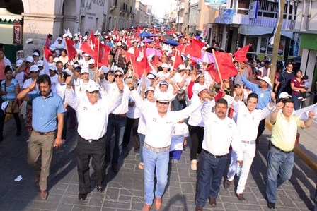 Refrendan 2 mil Antochistas apoyo a Medrano Quezada