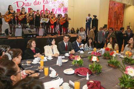 FESTEJA MAR A MADRES TRABAJADORAS DEL GOBIERNO ESTATAL