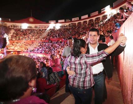 FESTEJA MAR A LAS MADRES ZACATECANAS CON LOS TIGRES DEL NORTE