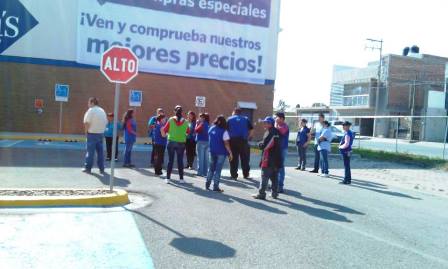 SIMULACRO DE BOMBA EN TIENDAS COMERCIALES