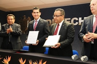 FIRMAN CONVENIO MARCO DE COLABORACIÓN AYUNTAMIENTO CAPITALINO Y UNIDAD ACADÉMICA DE DERECHO