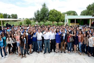 JÓVENES, ATRÉVANSE A CAMBIAR EL DESTINO DE LOS MEXICANOS: PEPE PASTELES