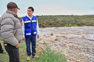REALIZA CARLOS PEÑA SUPERVISIÓN POR POSIBLES DAÑOS DE LLUVIAS