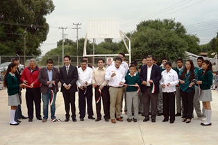 ENTREGA ROBERTO LUÉVANO AULA Y CANCHAS A TELESECUNDARIA DE OSIRIS