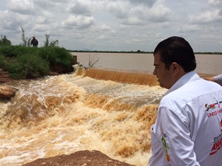 SUPERVISA ROBERTO LUÉVANO LAS PRESAS DE LA ZACATECANA Y EL BORDO