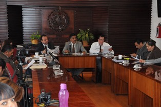 COMPARECE CARLOS PEÑA DE MANERA SATISFACTORIA ANTE DIPUTADOS LOCALES