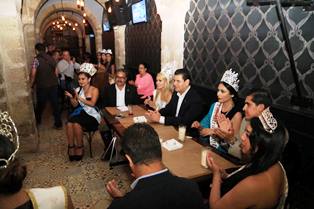 DESPIDE AYUNTAMIENTO CAPITALINO CON UNA CENA A BELLEZAS DE LOS CLUBES MIGRANTES