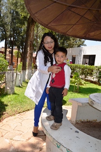 REALIZAN CONSULTAS MÉDICAS A PERSONAS VULNERABLES  EN SMDIF
