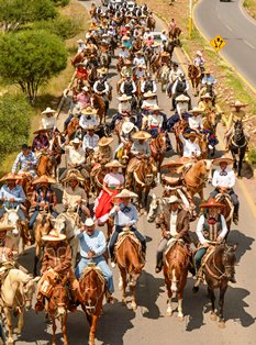 Acude GDH a la Cabalgata por el Día del Migrante Fresnillense