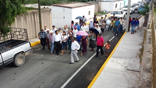 Inaugura Miguel Torres Pavimentación en calle principal