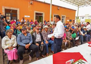 Entrega GDH apoyos del Programa  Sumando a los Abuelos