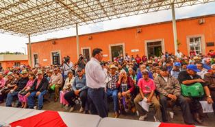 PREMIAN A ABUELITAS DEL DIF DE JEREZ EN EL CONCURSO  BORDANDO MIS RECUERDOS