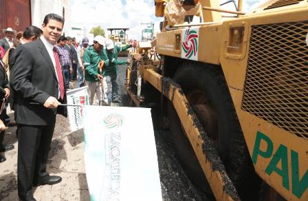 INICIA MAR EN FRESNILLO PROGRAMA DE BACHEO Y REENCARPETAMIENTO